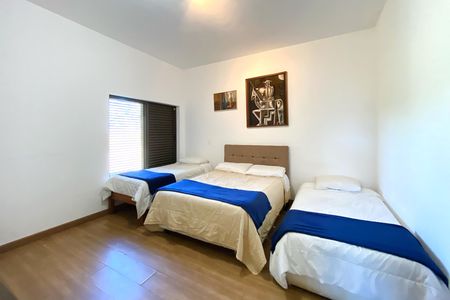 Casa de condomínio à venda com 500m², 5 quartos e 1 vaga Casa de condomínio à venda com 500m², 5 quartos e 1 vagaSemisuite 1