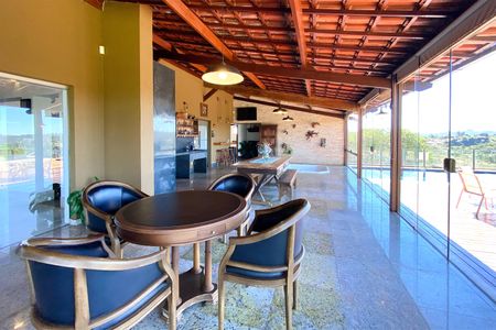 Casa de condomínio à venda com 500m², 5 quartos e 1 vaga Casa de condomínio à venda com 500m², 5 quartos e 1 vagaVaranda