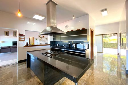 Casa de condomínio à venda com 500m², 5 quartos e 1 vaga Casa de condomínio à venda com 500m², 5 quartos e 1 vagaCozinha