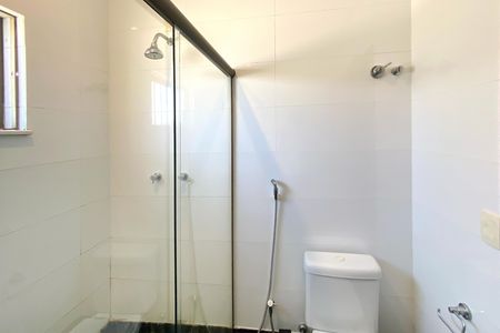 Casa de condomínio à venda com 500m², 5 quartos e 1 vaga Casa de condomínio à venda com 500m², 5 quartos e 1 vagaBanheiro 1 Semisuites