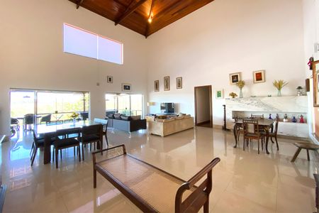 Casa de condomínio à venda com 500m², 5 quartos e 1 vaga Casa de condomínio à venda com 500m², 5 quartos e 1 vagaSala