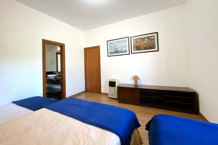 Casa de condomínio à venda com 500m², 5 quartos e 1 vaga Casa de condomínio à venda com 500m², 5 quartos e 1 vagaSemisuite 1