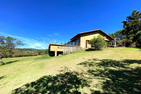 Casa de condomínio à venda com 500m², 5 quartos e 1 vaga Casa de condomínio à venda com 500m², 5 quartos e 1 vagaQuintal