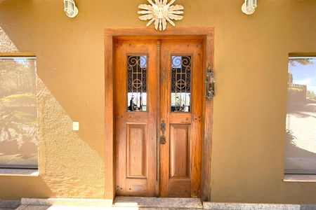 Casa de condomínio à venda com 500m², 5 quartos e 1 vaga Casa de condomínio à venda com 500m², 5 quartos e 1 vagaeEntrada