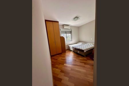 Quarto de casa à venda com 3 quartos, 314m² em Vila Romero, São Paulo