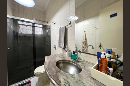 Casa à venda com 360m², 3 quartos e 4 vagas Casa à venda com 360m², 3 quartos e 4 vagasBanheiro Social
