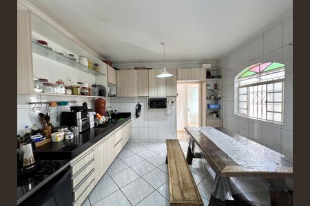 Casa à venda com 360m², 3 quartos e 4 vagas Casa à venda com 360m², 3 quartos e 4 vagasSala