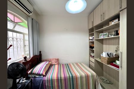 Casa à venda com 360m², 3 quartos e 4 vagas Casa à venda com 360m², 3 quartos e 4 vagasQuarto 2