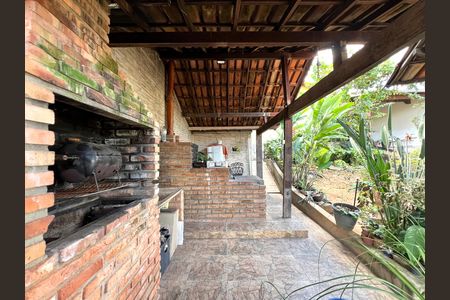 Casa à venda com 360m², 3 quartos e 4 vagas Casa à venda com 360m², 3 quartos e 4 vagasChurrasqueira