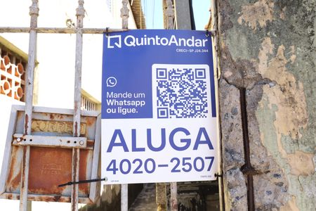 Casa para alugar com 50m², 3 quartos e sem vagaPlaca instalada no Portão do imóvel - Código da placa: YWPD-300