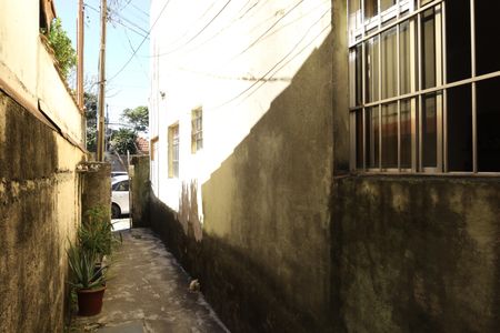 Casa para alugar com 50m², 3 quartos e sem vagaPortão do imóvel