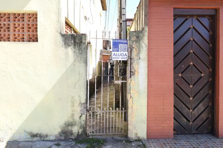 Casa para alugar com 50m², 3 quartos e sem vagaPlaca instalada no Portão do imóvel - Código da placa: YWPD-300