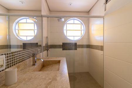 Apartamento à venda com 105m², 2 quartos e 1 vaga Apartamento à venda com 105m², 2 quartos e 1 vagaBanheiro da Suíte