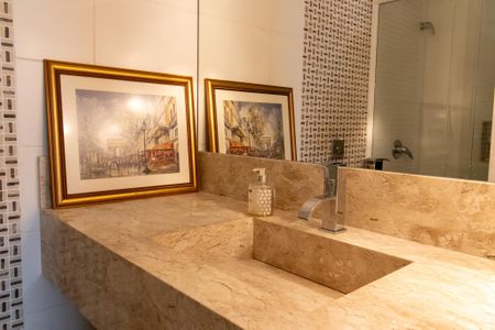 Apartamento à venda com 105m², 2 quartos e 1 vaga Apartamento à venda com 105m², 2 quartos e 1 vagaBanheiro