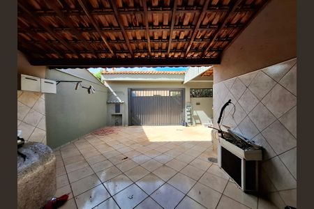 Casa para alugar com 130m², 3 quartos e 3 vagasQuintal 