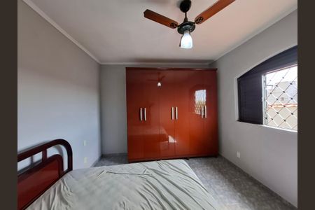 Casa para alugar com 130m², 3 quartos e 3 vagasQuarto 3