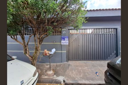 Casa para alugar com 130m², 3 quartos e 3 vagasFachada 