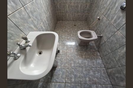 Casa para alugar com 130m², 3 quartos e 3 vagasBanheiro 2