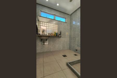Casa de condomínio à venda com 289m², 3 quartos e 4 vagas Casa de condomínio à venda com 289m², 3 quartos e 4 vagasBanheiro da Suíte 1