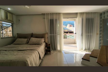 Suíte 1 de casa de condomínio à venda com 3 quartos, 289m² em Vargem Pequena, Rio de Janeiro