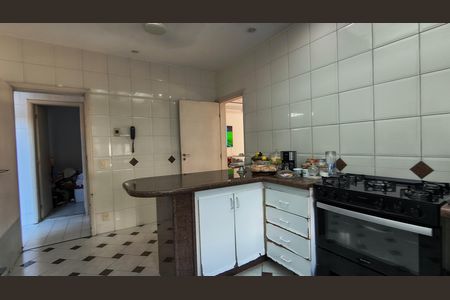 Casa de condomínio à venda com 289m², 3 quartos e 4 vagas Casa de condomínio à venda com 289m², 3 quartos e 4 vagasCozinha