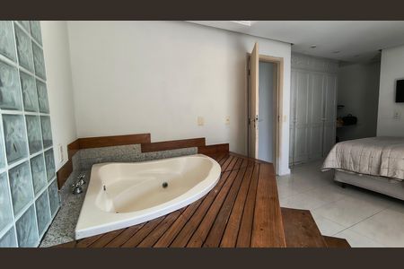 Casa de condomínio à venda com 289m², 3 quartos e 4 vagas Casa de condomínio à venda com 289m², 3 quartos e 4 vagasSuíte 1