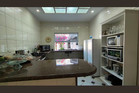 Casa de condomínio à venda com 289m², 3 quartos e 4 vagas Casa de condomínio à venda com 289m², 3 quartos e 4 vagasCozinha