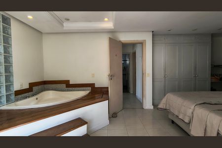 Casa de condomínio à venda com 289m², 3 quartos e 4 vagas Casa de condomínio à venda com 289m², 3 quartos e 4 vagasSuíte 1