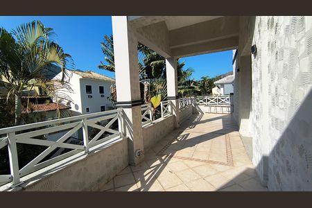 Casa de condomínio à venda com 289m², 3 quartos e 4 vagas Casa de condomínio à venda com 289m², 3 quartos e 4 vagasVaranda da Suíte 1