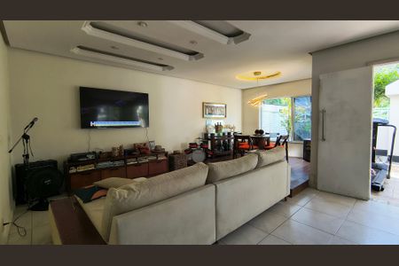 Sala de casa de condomínio à venda com 3 quartos, 289m² em Vargem Pequena, Rio de Janeiro