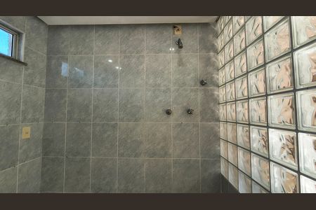 Casa de condomínio à venda com 289m², 3 quartos e 4 vagas Casa de condomínio à venda com 289m², 3 quartos e 4 vagasBanheiro da Suíte 1