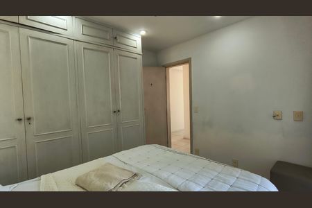 Casa de condomínio à venda com 289m², 3 quartos e 4 vagas Casa de condomínio à venda com 289m², 3 quartos e 4 vagasSuíte 2