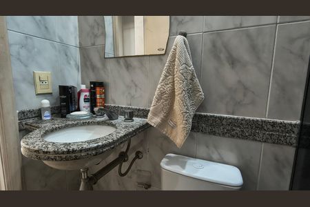 Casa de condomínio à venda com 289m², 3 quartos e 4 vagas Casa de condomínio à venda com 289m², 3 quartos e 4 vagasBanheiro Social