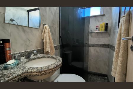 Casa de condomínio à venda com 289m², 3 quartos e 4 vagas Casa de condomínio à venda com 289m², 3 quartos e 4 vagasBanheiro Social