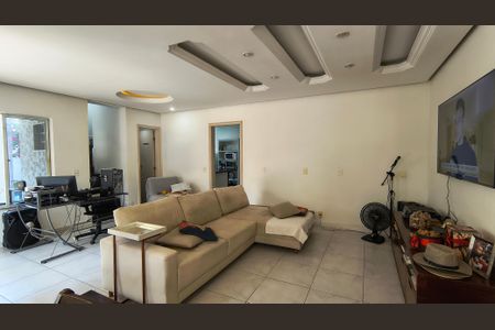 Casa de condomínio à venda com 289m², 3 quartos e 4 vagas Casa de condomínio à venda com 289m², 3 quartos e 4 vagasSala