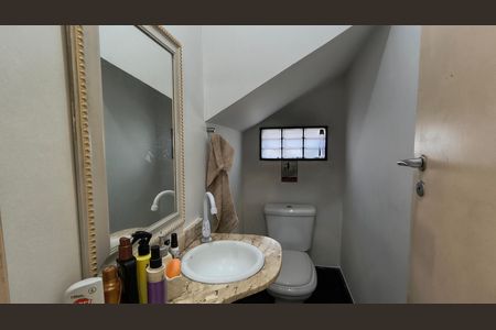 Casa de condomínio à venda com 289m², 3 quartos e 4 vagas Casa de condomínio à venda com 289m², 3 quartos e 4 vagasLavabo