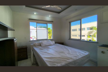Casa de condomínio à venda com 289m², 3 quartos e 4 vagas Casa de condomínio à venda com 289m², 3 quartos e 4 vagasQuarto
