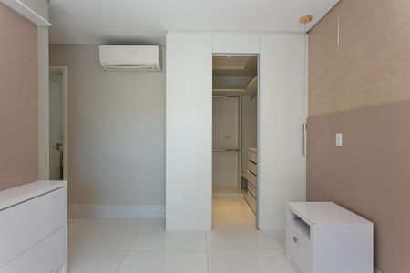 Apartamento para alugar com 95m², 3 quartos e 2 vagas Apartamento para alugar com 95m², 3 quartos e 2 vagasSuíte