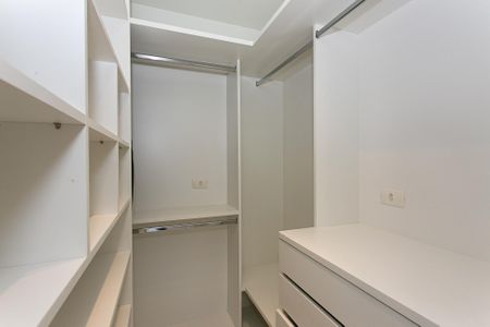 Apartamento para alugar com 95m², 3 quartos e 2 vagas Apartamento para alugar com 95m², 3 quartos e 2 vagasCloset da Suíte