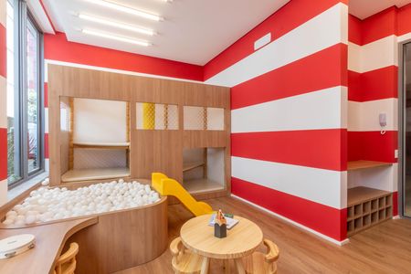 Apartamento à venda com 80m², 2 quartos e 2 vagas Apartamento à venda com 80m², 2 quartos e 2 vagasÁrea comum - Playground