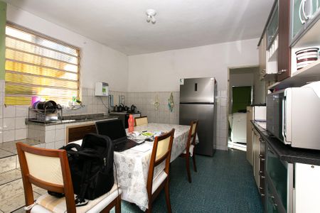Casa à venda com 441m², 7 quartos e 6 vagas Casa à venda com 441m², 7 quartos e 6 vagasCasa 1 - Cozinha