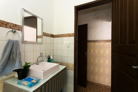 Casa à venda com 441m², 7 quartos e 6 vagas Casa à venda com 441m², 7 quartos e 6 vagasCasa 2 - Banheiro