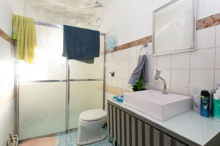 Casa à venda com 441m², 7 quartos e 6 vagas Casa à venda com 441m², 7 quartos e 6 vagasCasa 2 - Banheiro