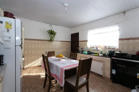 Casa à venda com 441m², 7 quartos e 6 vagas Casa à venda com 441m², 7 quartos e 6 vagasCasa 2 - Cozinha
