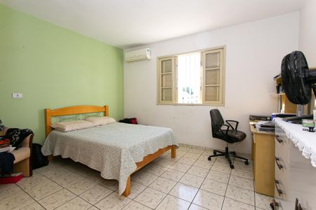 Casa à venda com 441m², 7 quartos e 6 vagas Casa à venda com 441m², 7 quartos e 6 vagasCasa 1 - Quarto 1