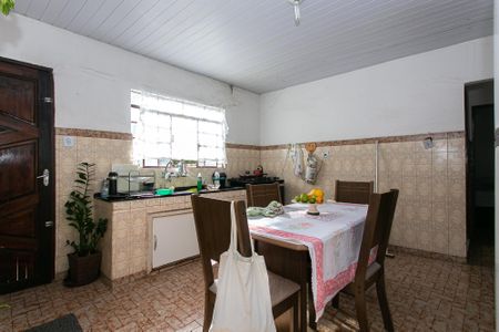 Casa à venda com 441m², 7 quartos e 6 vagas Casa à venda com 441m², 7 quartos e 6 vagasCasa 2 - Cozinha