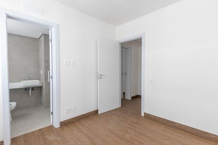 Apartamento à venda com 80m², 2 quartos e 2 vagas Apartamento à venda com 80m², 2 quartos e 2 vagasSuíte 1
