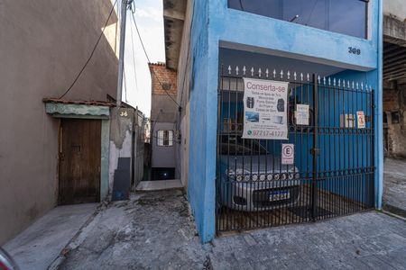 Casa para alugar com 58m², 2 quartos e sem vaga Casa para alugar com 58m², 2 quartos e sem vagaFachada