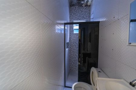 Casa para alugar com 58m², 2 quartos e sem vaga Casa para alugar com 58m², 2 quartos e sem vagaBanheiro