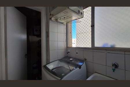 Apartamento à venda com 75m², 3 quartos e 1 vagaÁrea de Serviço